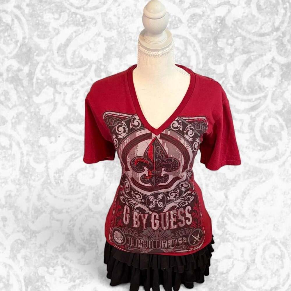 G by Guess Red Fleur-de-Lis Graphic V-Neck T-Shirt